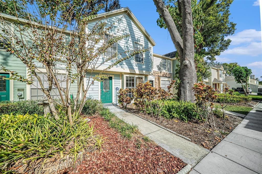 En Venta: $214,975 (2 camas, 2 baños, 1261 Pies cuadrados)