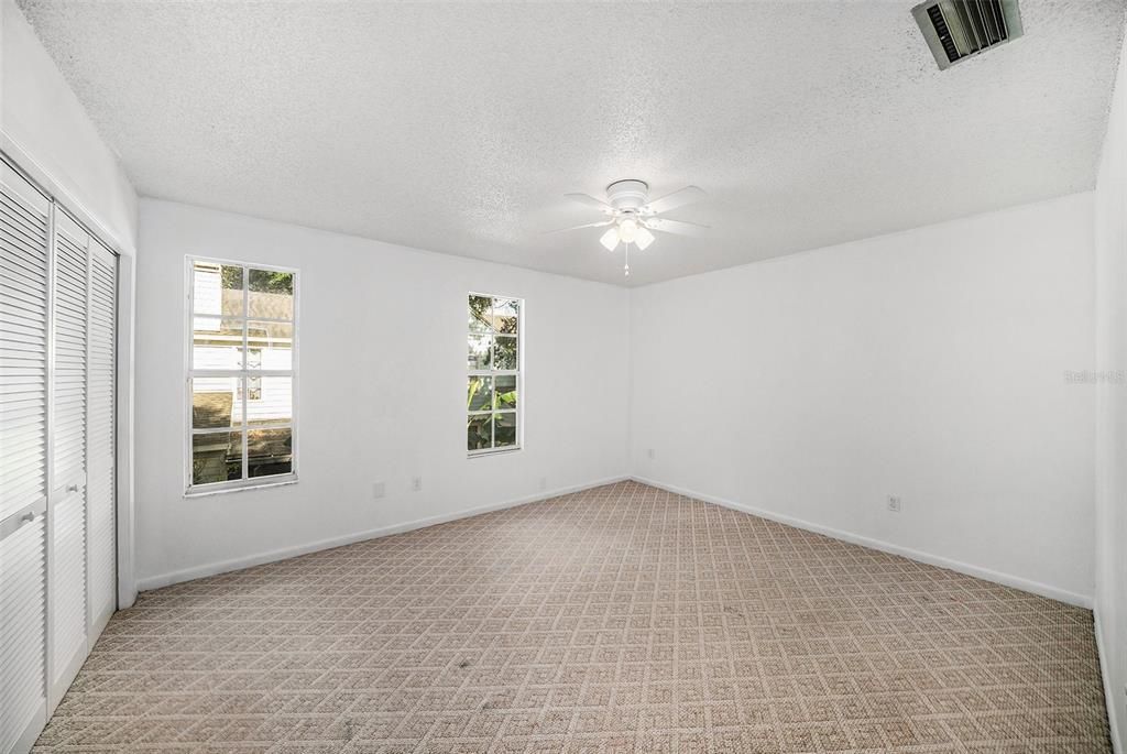 En Venta: $214,975 (2 camas, 2 baños, 1261 Pies cuadrados)