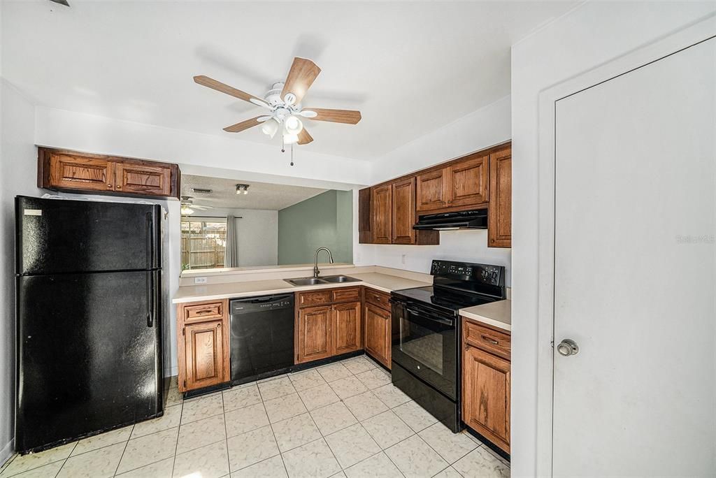 En Venta: $214,975 (2 camas, 2 baños, 1261 Pies cuadrados)