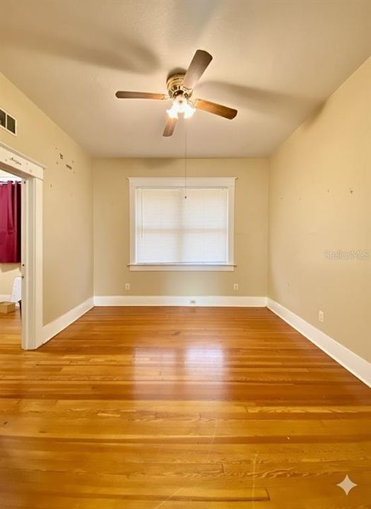 For Sale: $350,000 (3 beds, 1 baths, 1362 Square Feet)