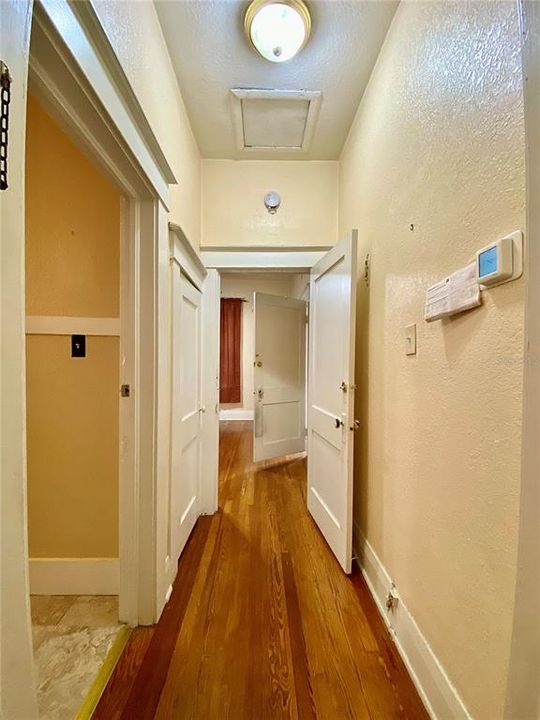 For Sale: $350,000 (3 beds, 1 baths, 1362 Square Feet)