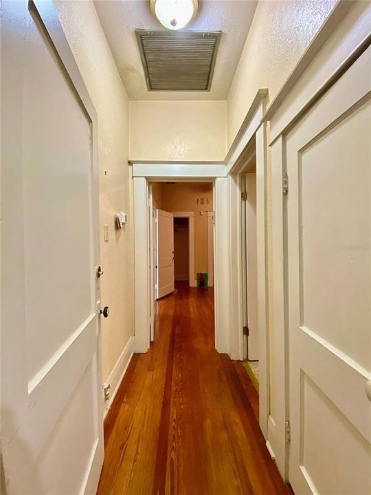 For Sale: $350,000 (3 beds, 1 baths, 1362 Square Feet)