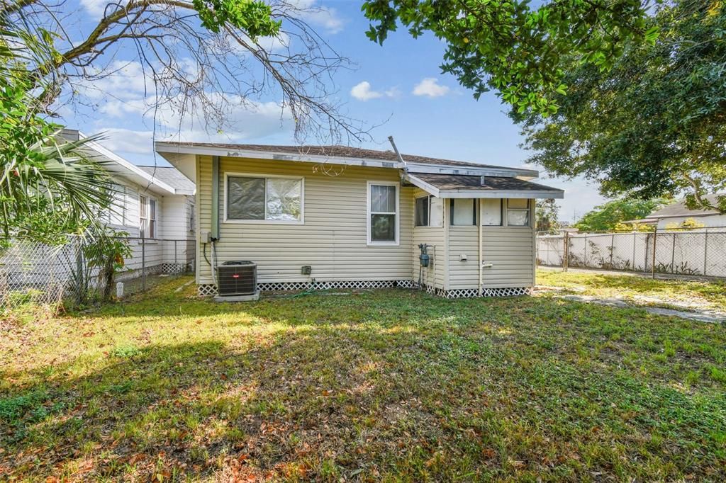 Active With Contract: $350,000 (3 beds, 1 baths, 1362 Square Feet)