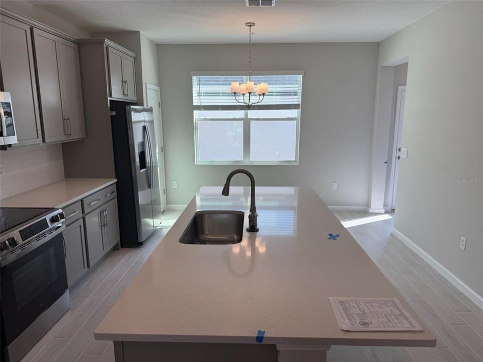 出租: $2,450 (3 贝兹, 2 浴室, 1693 平方英尺)