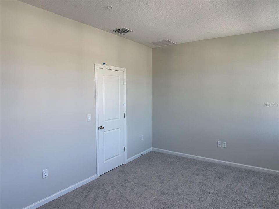 出租: $2,450 (3 贝兹, 2 浴室, 1693 平方英尺)