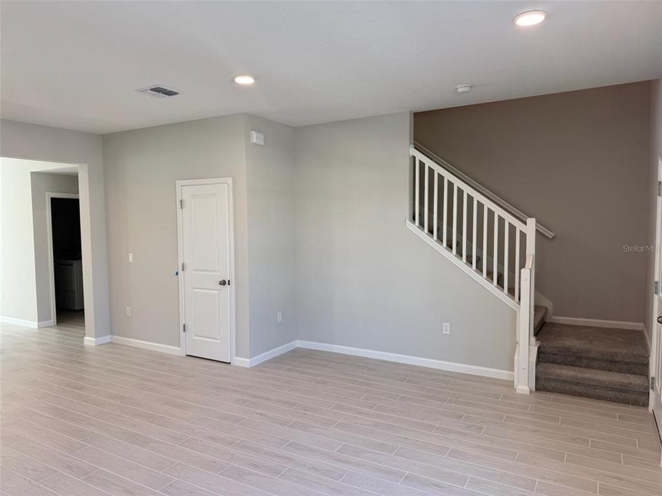 出租: $2,450 (3 贝兹, 2 浴室, 1693 平方英尺)