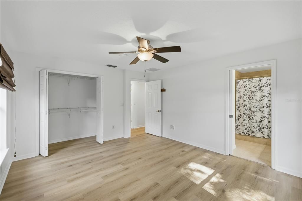 Active With Contract: $289,900 (3 beds, 2 baths, 1692 Square Feet)
