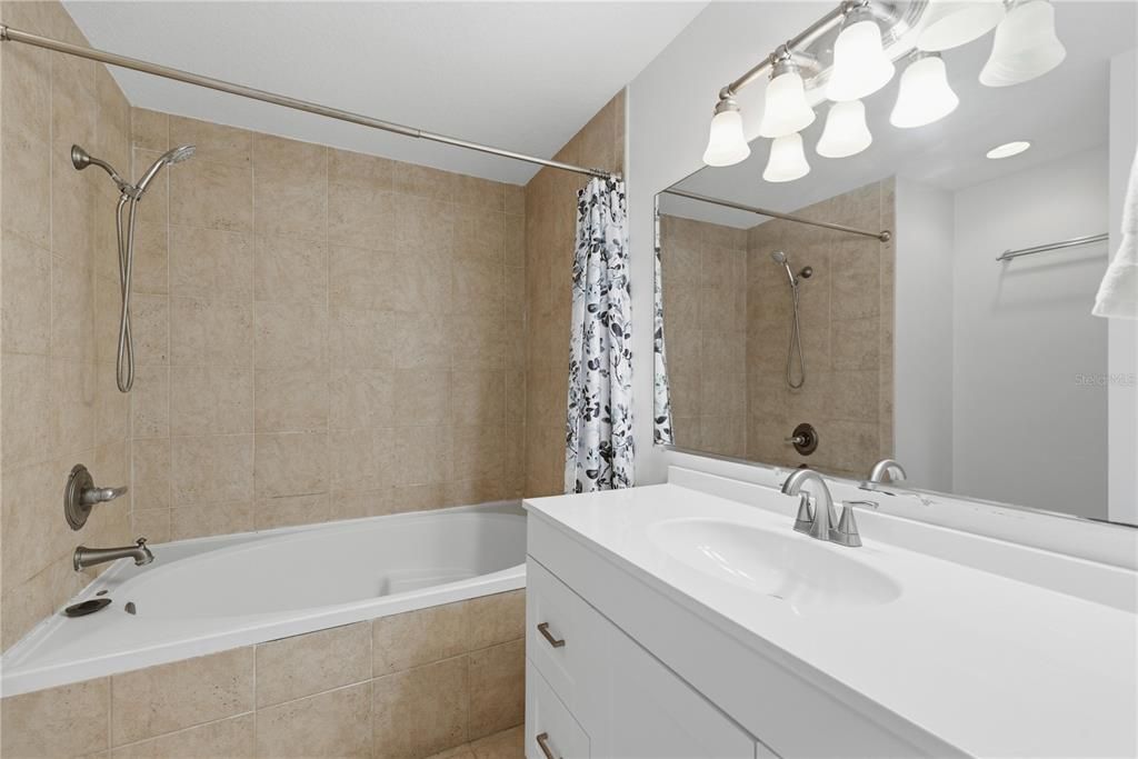 Active With Contract: $289,900 (3 beds, 2 baths, 1692 Square Feet)