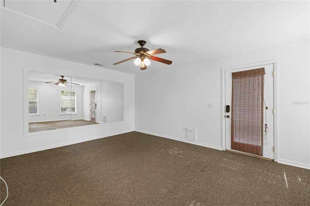 Active With Contract: $289,900 (3 beds, 2 baths, 1692 Square Feet)