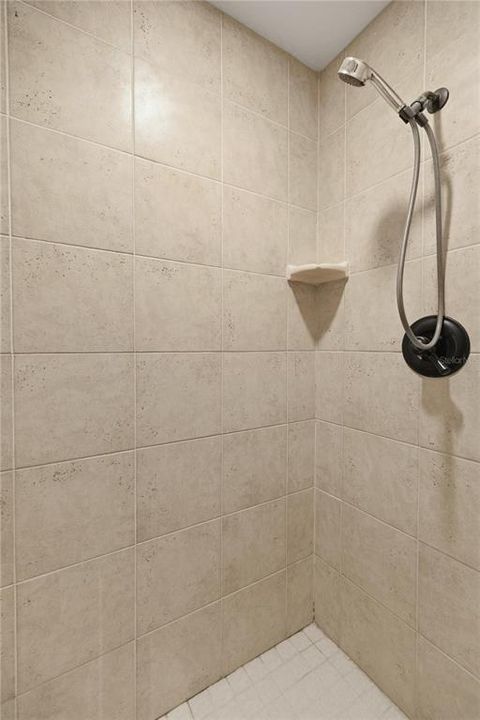 Active With Contract: $289,900 (3 beds, 2 baths, 1692 Square Feet)