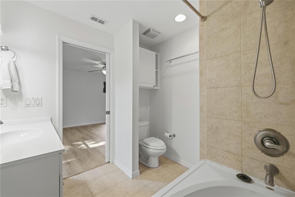 Active With Contract: $289,900 (3 beds, 2 baths, 1692 Square Feet)