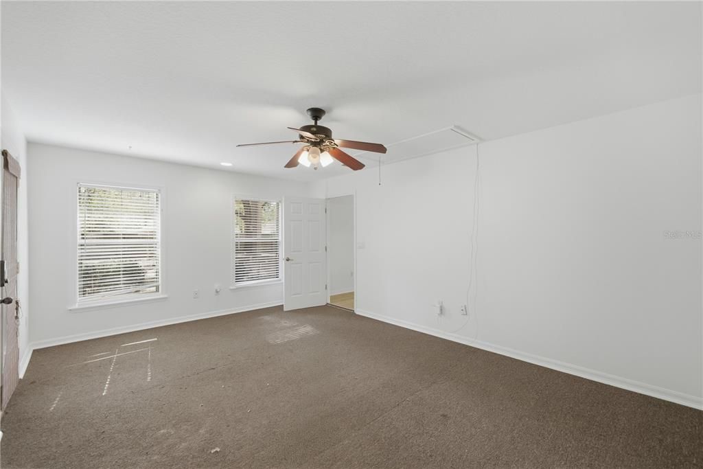 Active With Contract: $289,900 (3 beds, 2 baths, 1692 Square Feet)