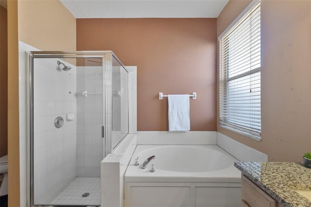 На продажу: $360,000 (3 спален, 2 ванн, 1330 Квадратных фут)