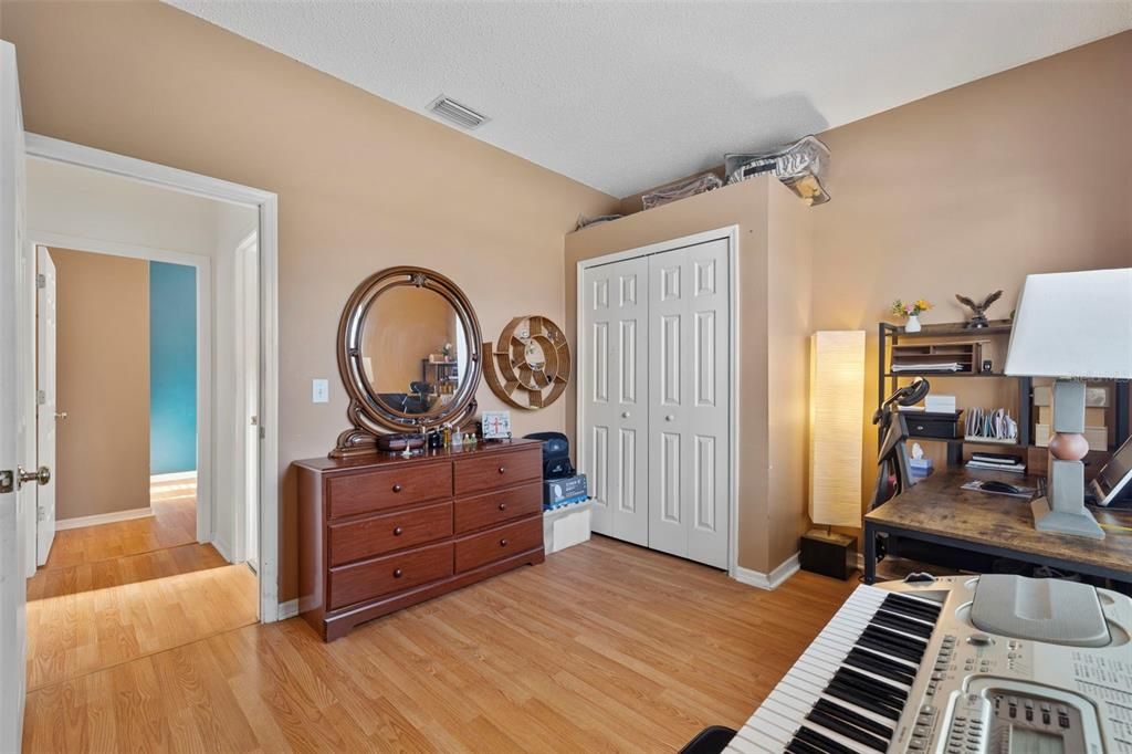 На продажу: $360,000 (3 спален, 2 ванн, 1330 Квадратных фут)