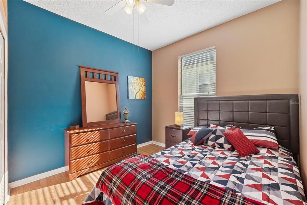 На продажу: $360,000 (3 спален, 2 ванн, 1330 Квадратных фут)