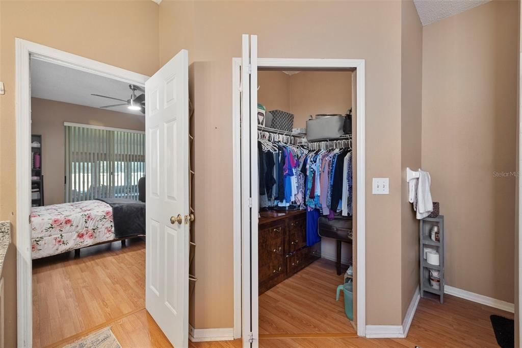 На продажу: $360,000 (3 спален, 2 ванн, 1330 Квадратных фут)