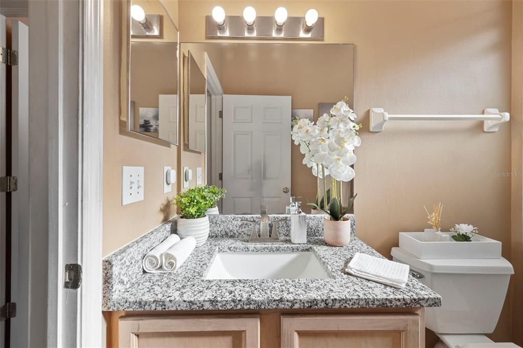 На продажу: $360,000 (3 спален, 2 ванн, 1330 Квадратных фут)