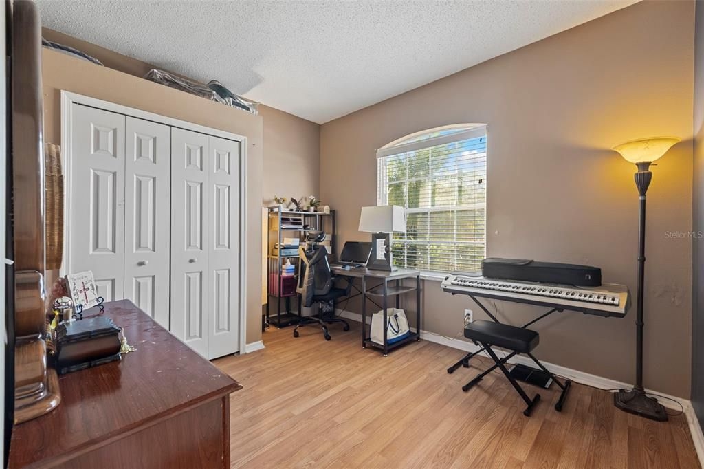 На продажу: $360,000 (3 спален, 2 ванн, 1330 Квадратных фут)