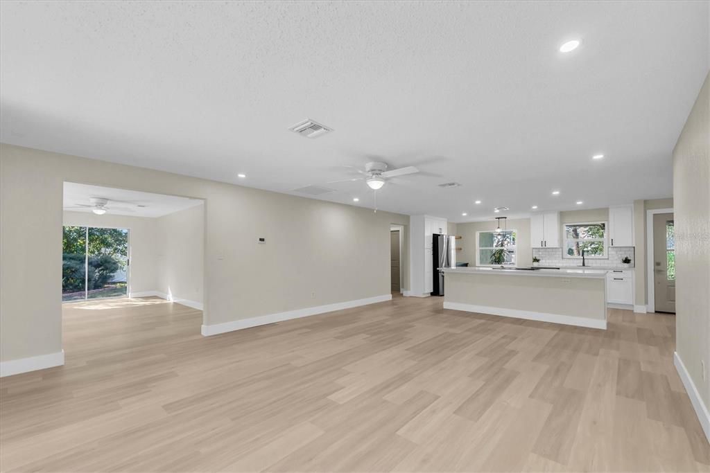 For Sale: $550,000 (3 beds, 2 baths, 1764 Square Feet)