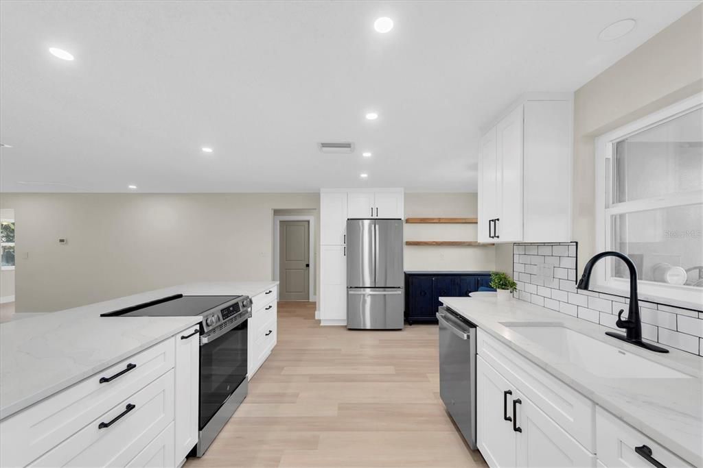 For Sale: $550,000 (3 beds, 2 baths, 1764 Square Feet)