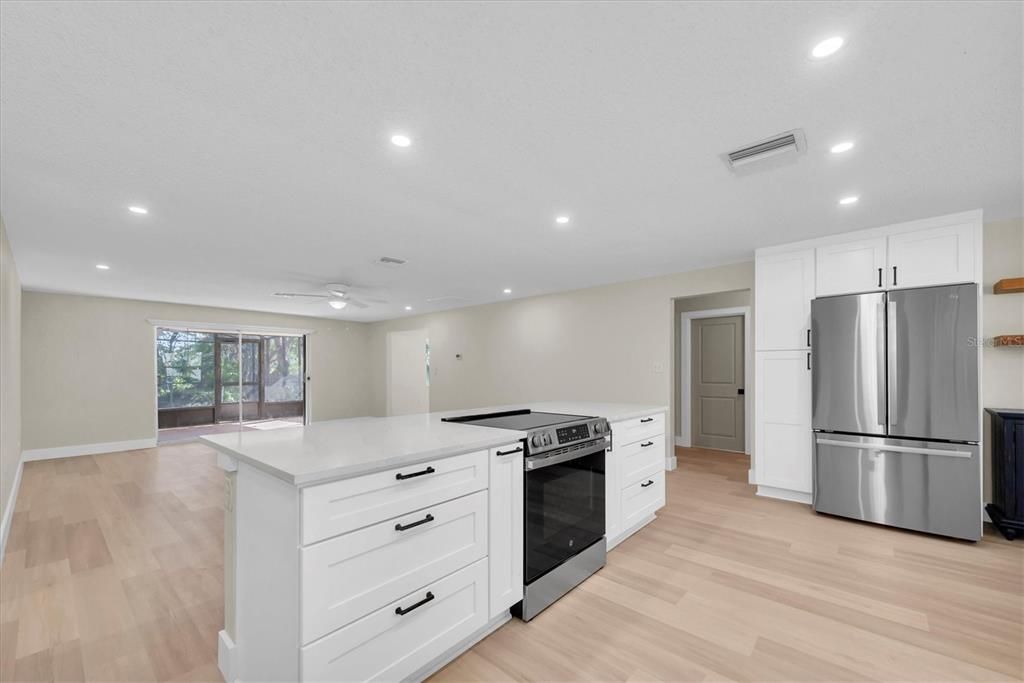 For Sale: $550,000 (3 beds, 2 baths, 1764 Square Feet)