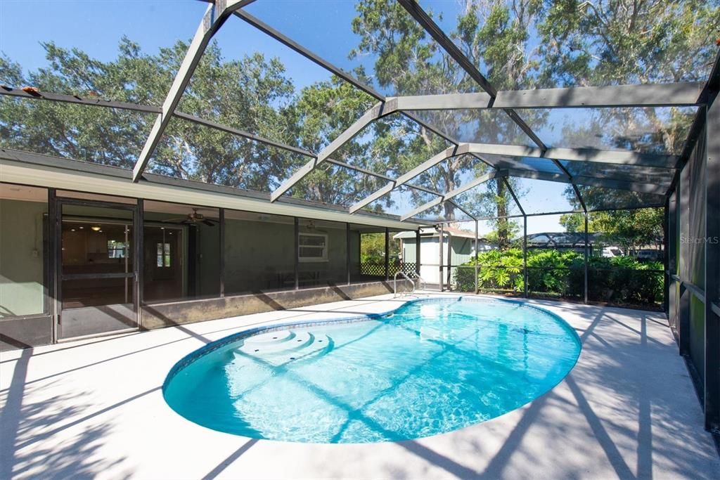 For Sale: $550,000 (3 beds, 2 baths, 1764 Square Feet)