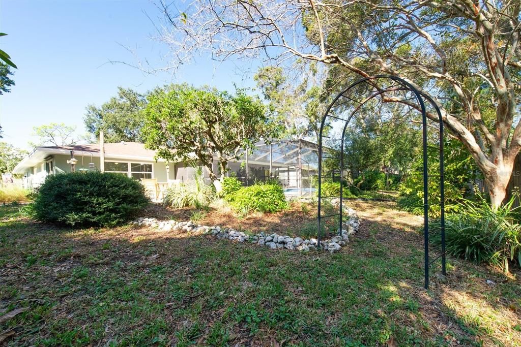 For Sale: $550,000 (3 beds, 2 baths, 1764 Square Feet)