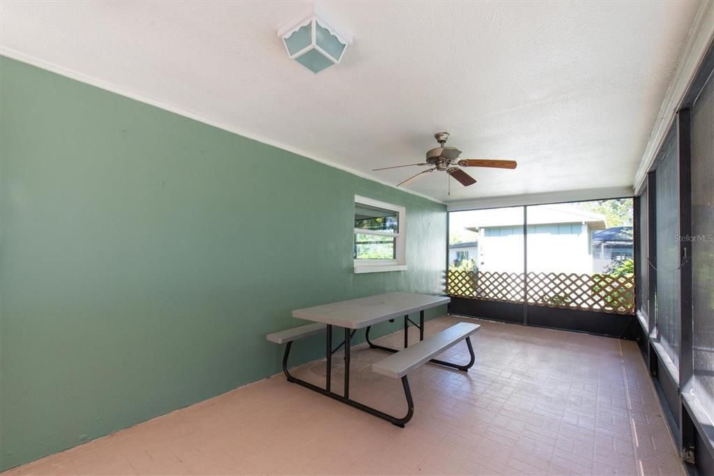 For Sale: $550,000 (3 beds, 2 baths, 1764 Square Feet)