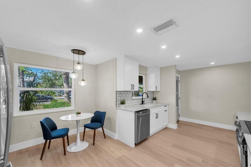 For Sale: $550,000 (3 beds, 2 baths, 1764 Square Feet)