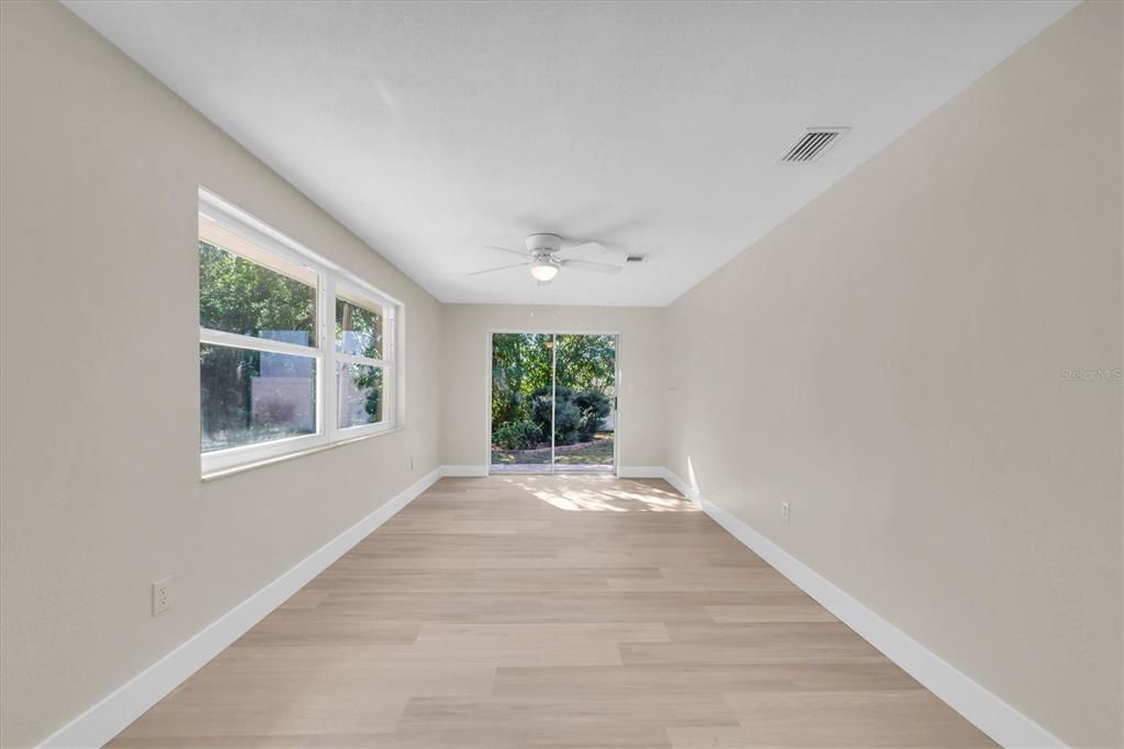 For Sale: $550,000 (3 beds, 2 baths, 1764 Square Feet)