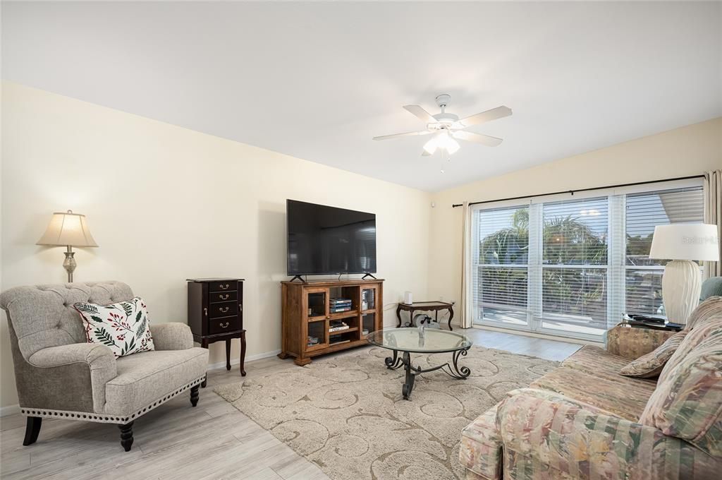 For Sale: $429,000 (3 beds, 2 baths, 1672 Square Feet)