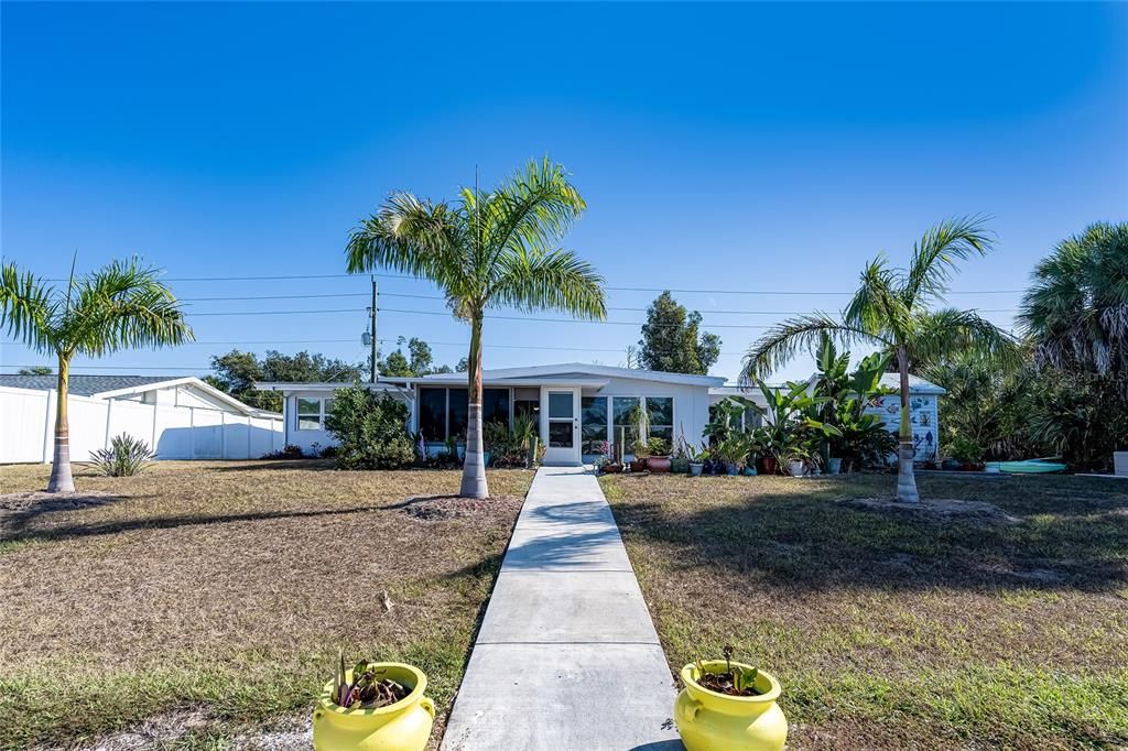 For Sale: $429,000 (3 beds, 2 baths, 1672 Square Feet)