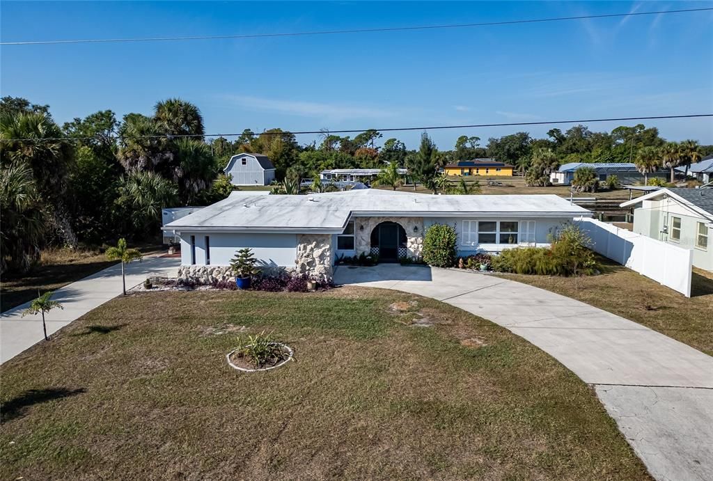 For Sale: $429,000 (3 beds, 2 baths, 1672 Square Feet)