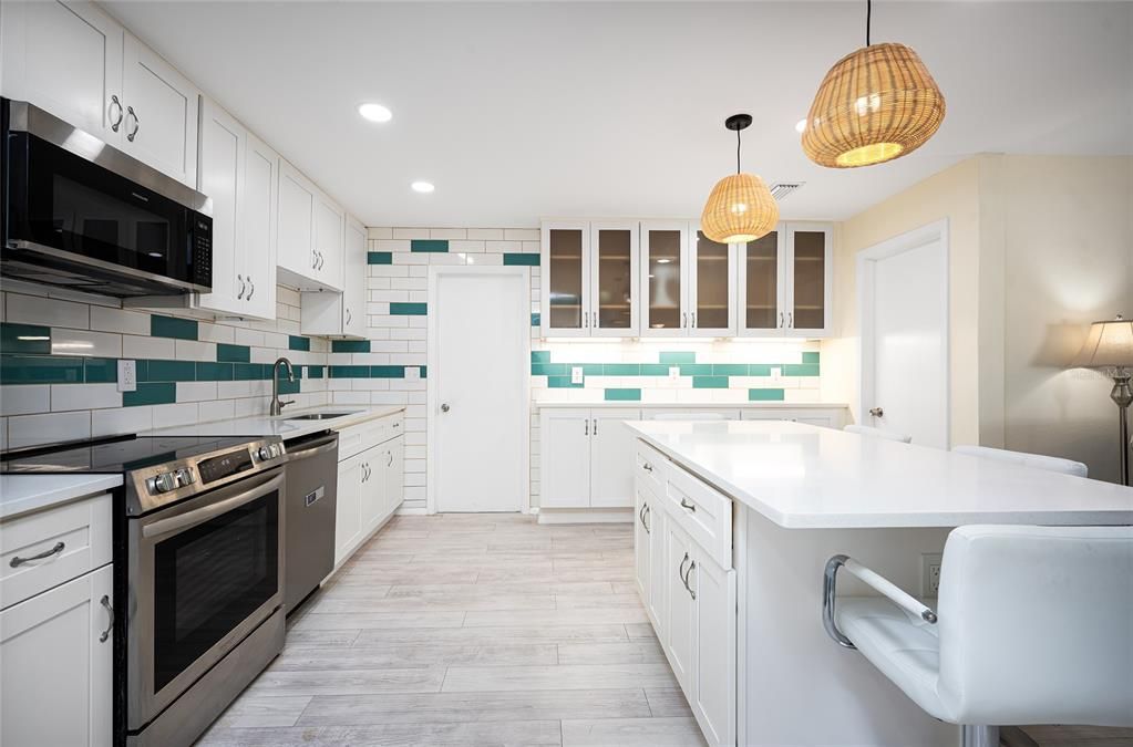 For Sale: $429,000 (3 beds, 2 baths, 1672 Square Feet)