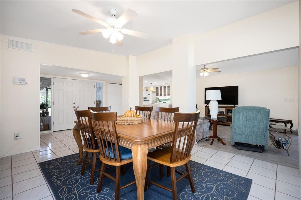 For Sale: $429,000 (3 beds, 2 baths, 1672 Square Feet)