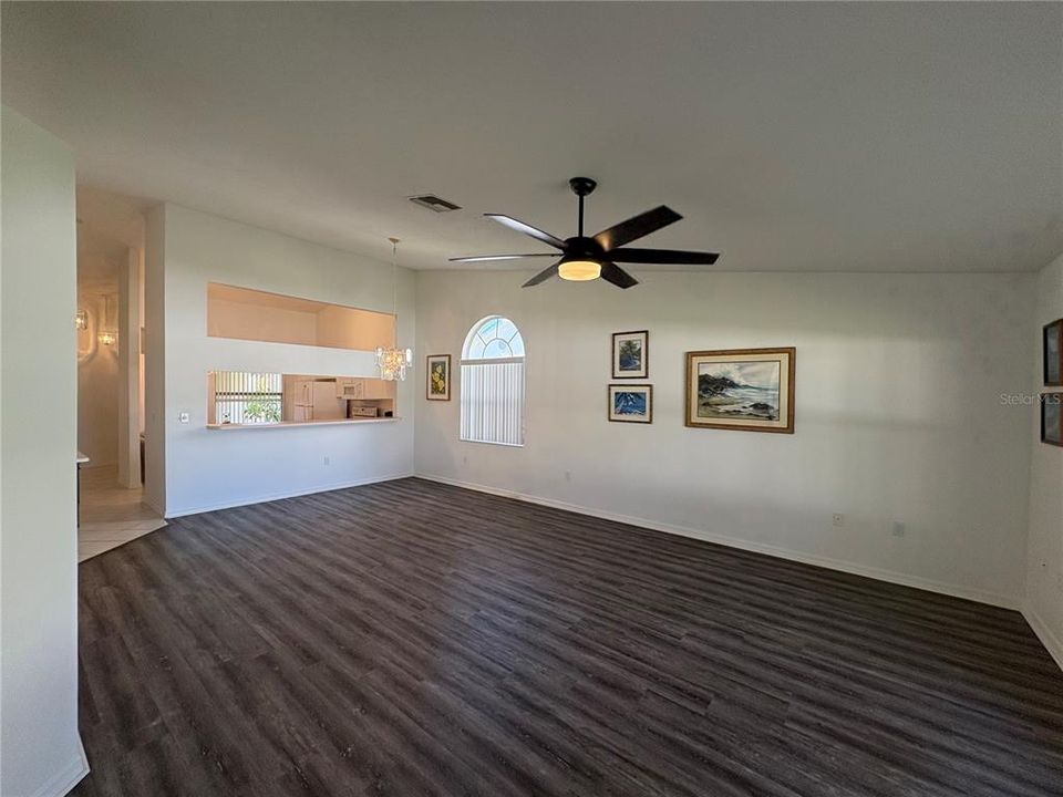 For Sale: $309,000 (3 beds, 2 baths, 1447 Square Feet)