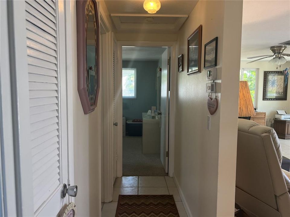 For Sale: $294,000 (2 beds, 1 baths, 952 Square Feet)