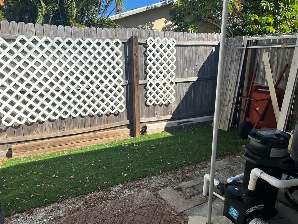 For Sale: $294,000 (2 beds, 1 baths, 952 Square Feet)