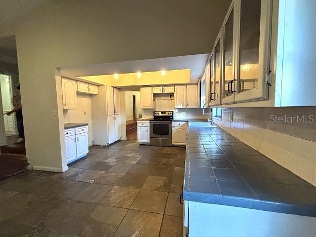 For Sale: $289,000 (3 beds, 2 baths, 1606 Square Feet)