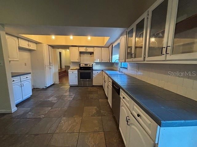 For Sale: $289,000 (3 beds, 2 baths, 1606 Square Feet)