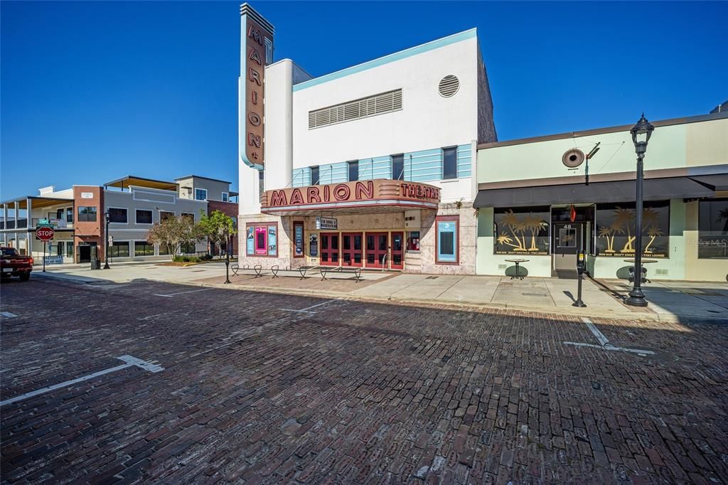 For Sale: $324,900 (2 beds, 1 baths, 912 Square Feet)