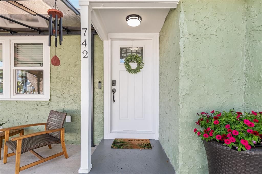 For Sale: $324,900 (2 beds, 1 baths, 912 Square Feet)