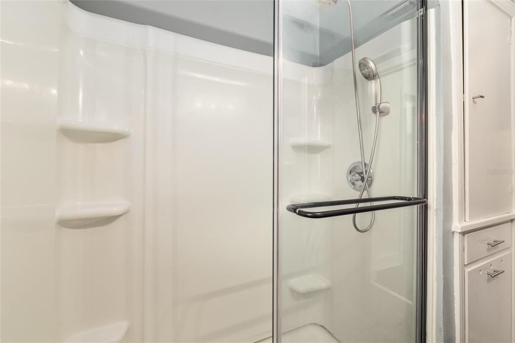 For Sale: $324,900 (2 beds, 1 baths, 912 Square Feet)