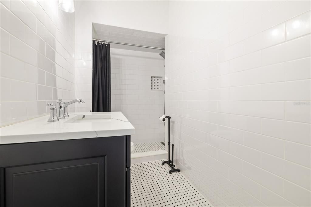 В аренду: $2,300 (3 спален, 2 ванн, 1316 Квадратных фут)