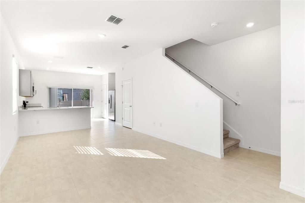 For Rent: $1,800 (2 beds, 2 baths, 1205 Square Feet)