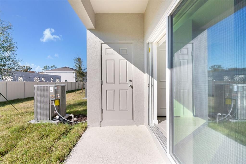 For Rent: $1,800 (2 beds, 2 baths, 1205 Square Feet)