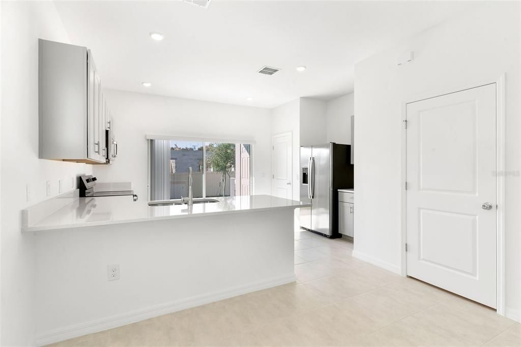 For Rent: $1,800 (2 beds, 2 baths, 1205 Square Feet)