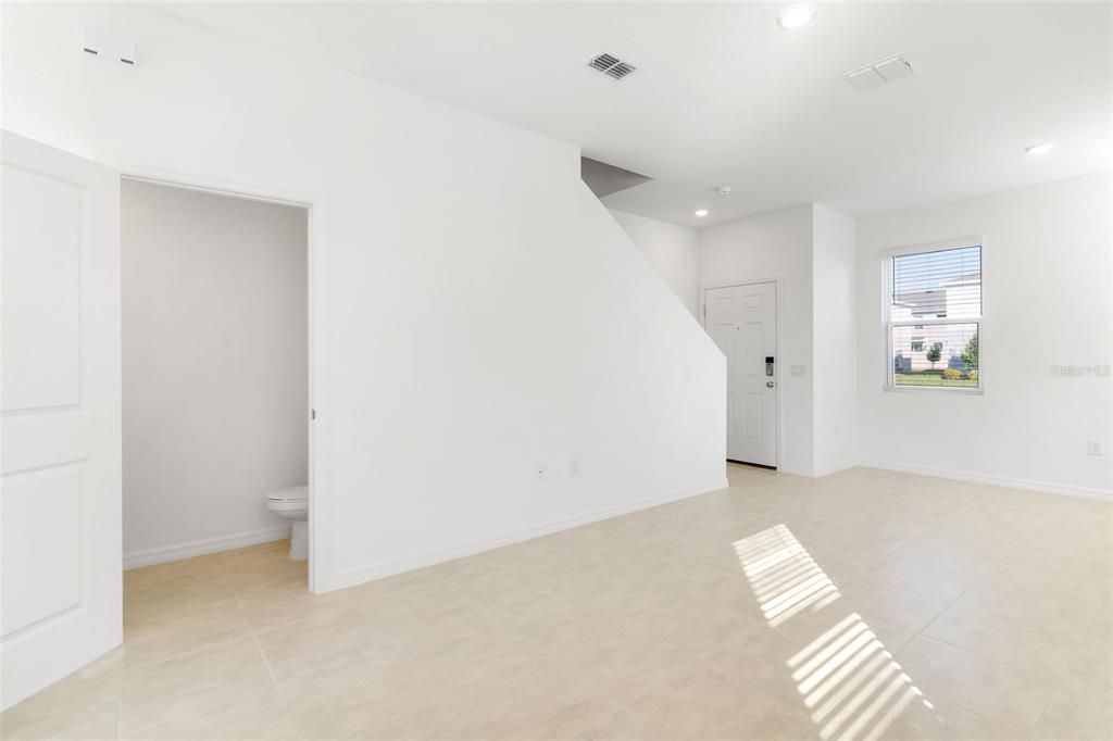 For Rent: $1,800 (2 beds, 2 baths, 1205 Square Feet)