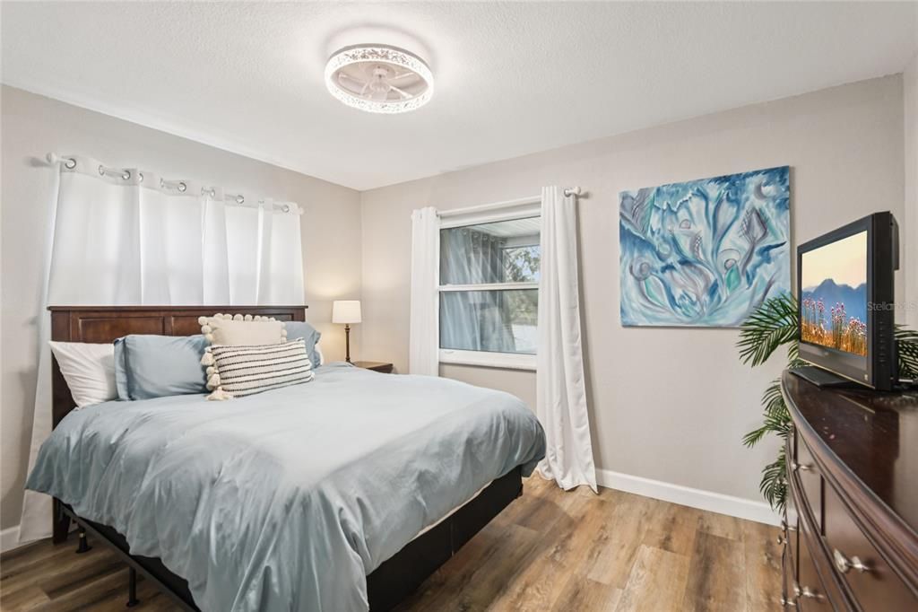 En Venta: $649,000 (4 camas, 3 baños, 2080 Pies cuadrados)