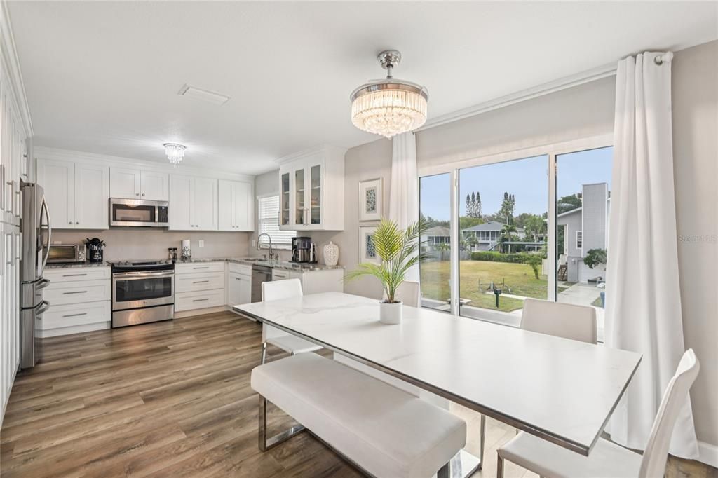 En Venta: $649,000 (4 camas, 3 baños, 2080 Pies cuadrados)